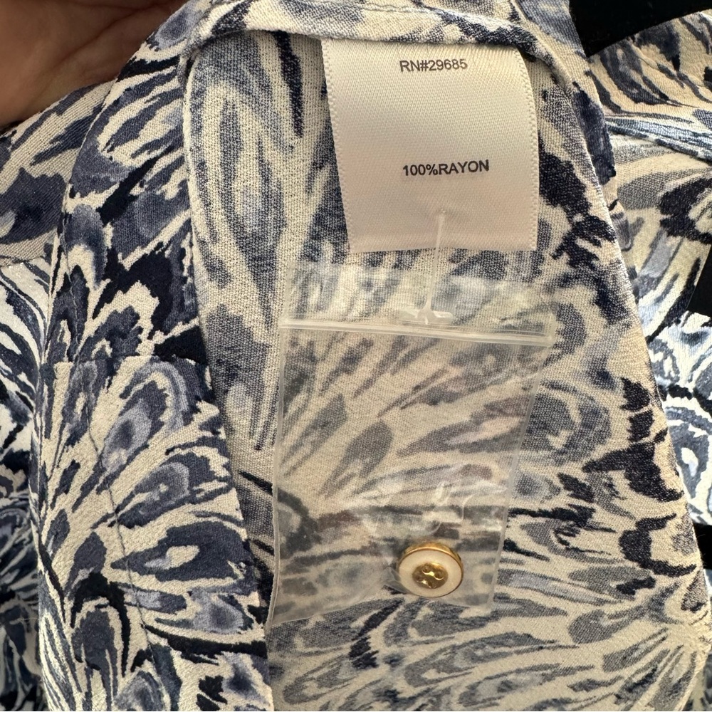 PENDLETON Blouse Women’s Size 12P Shirt  Rayon Crepe Floral‎ Blue White - Picture 4 of 6